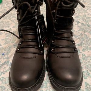 Royal Canadian Woman’s winter boots